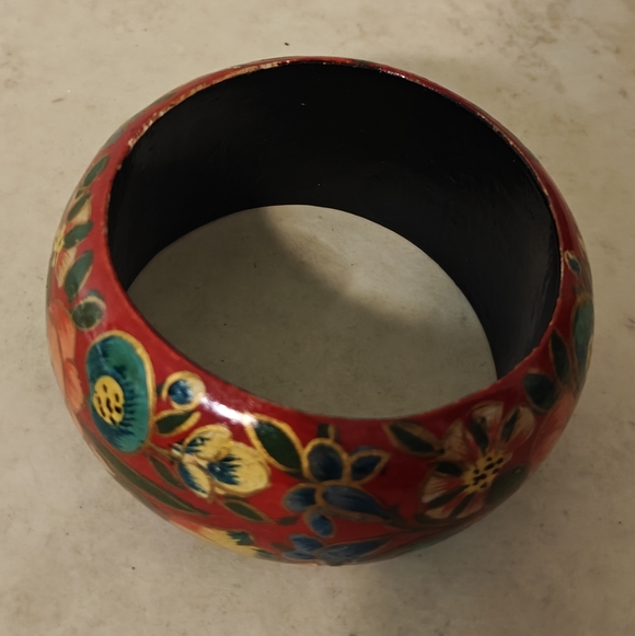Hand-Painted Red Floral Chunky Bangle Bracelet - Picture 11 of 12